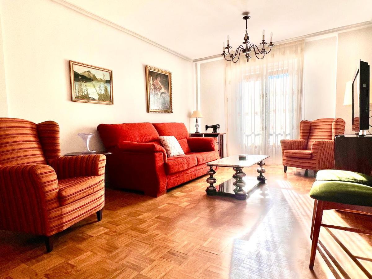Apartmán Housing Leon Santa Marina Exteriér fotografie
